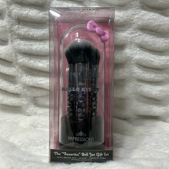 Impressions Other - HOST PICK New Hello Kitty The Favorites 6 Piece Bell Jar Makeup Brush Gift Set